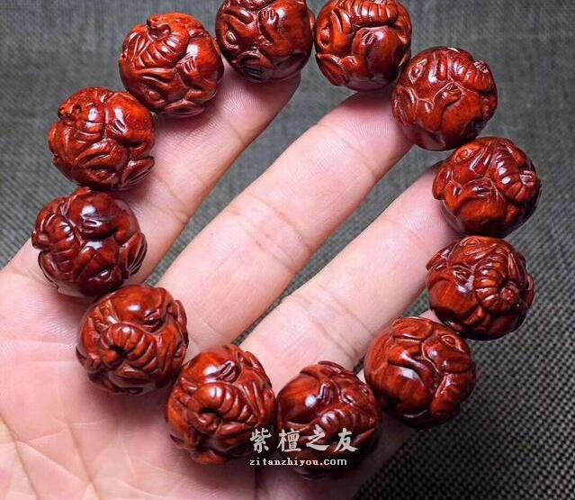 小叶紫檀手串把玩时应该注意哪些细节，这文章简直一针见血-3