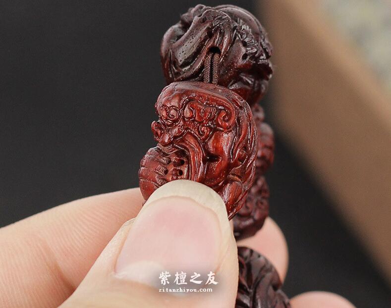印度小叶紫檀老料精雕刻手串 貔貅有求必应佛珠念珠 个性潮流手饰-5