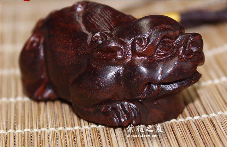 印度小叶紫檀卧金钱貔貅手把件 金钱不愁紫檀把件-3