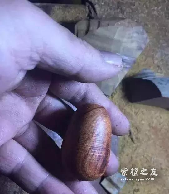 淘气玩家用紫檀边角料做成大枣送吃货朋友，差点儿崩掉牙！-2