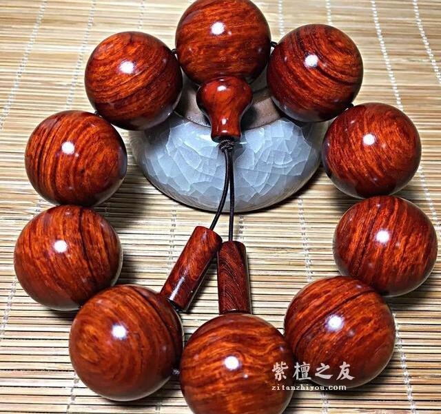 小叶紫檀如何才能盘出极品包浆以及注意的事项有哪些？-1