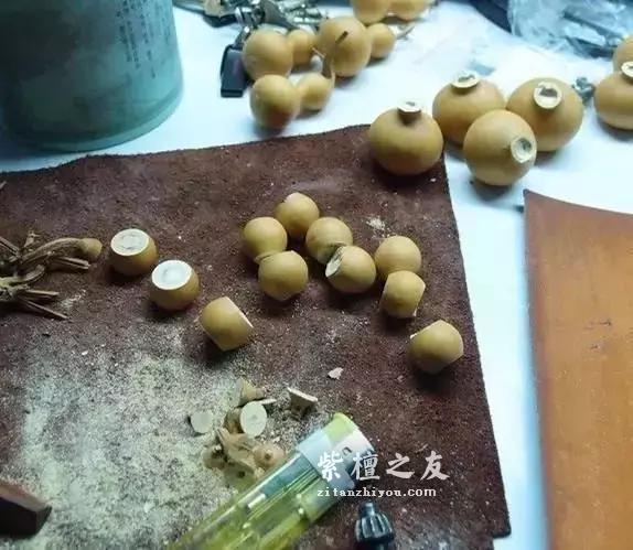 小葫芦加紫檀边角料，竟然能做出这么好看的手串-3