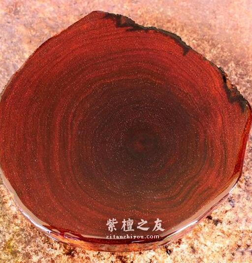 如何看待泥料紫檀的生长纹？-2