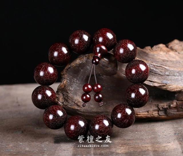 小叶紫檀手串为什么要讲究“少盘多放”？-2