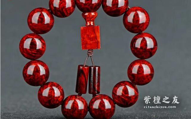 满足什么条件的小叶紫檀手串才算的上好？-1