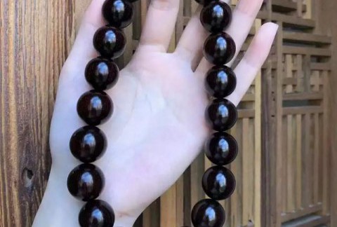 新手如何盘玩小叶紫檀？