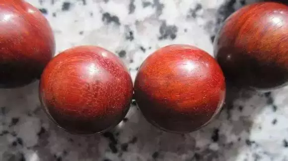 血檀和小叶紫檀的细节种种区别-9