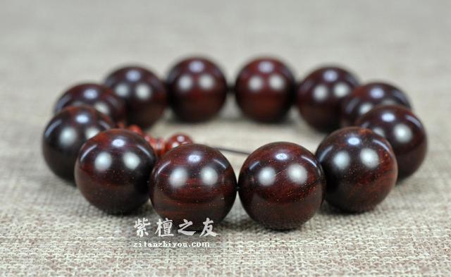 影响小叶紫檀手串价格的几个因素！-1