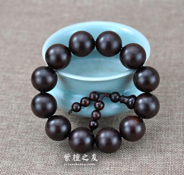 为什么你的小叶紫檀手串这么久了还没有包浆？-1