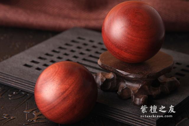 详解小叶紫檀的保养和盘玩方法，知道这些有好处！-1