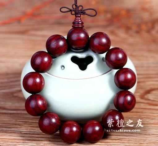 小叶紫檀为什么这么贵，如何挑选小叶紫檀手串？-1