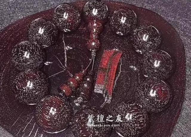 我的小叶紫檀盘着金星一直滴，难道买到假货了......-1