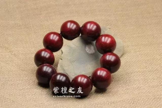 鸡血红和鸡血料，谁才是真正的小叶紫檀-2