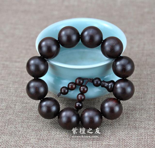 “一线天”小叶紫檀手串好吗？-1