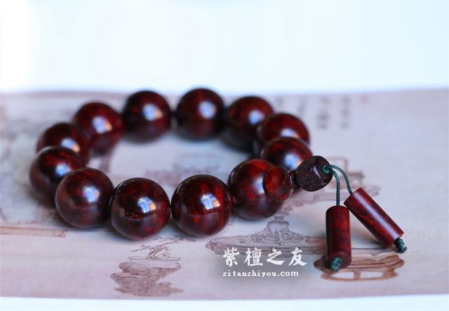 小叶紫檀手串不出包浆怎么办？教你几招让手串容光焕发-1