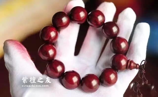 看资深人士是如何保养小叶紫檀手串的！-4
