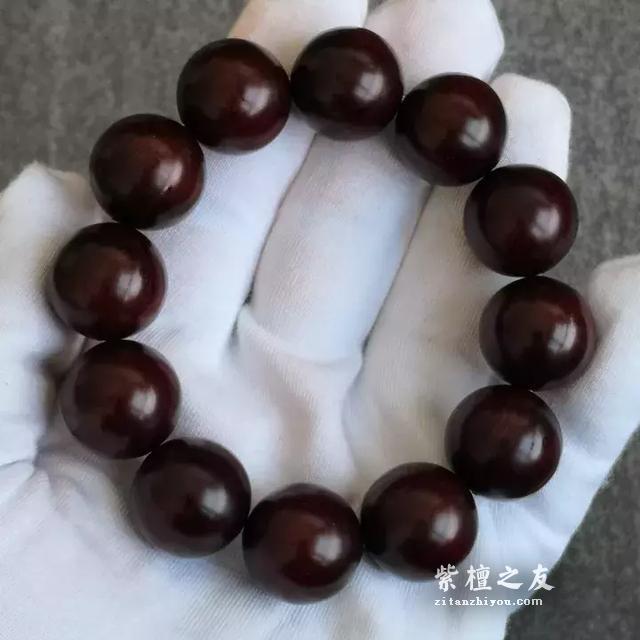 选购小叶紫檀最重要的是什么？真正懂得人很少吃药！-1