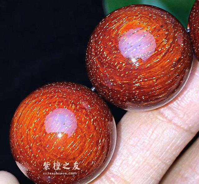 小叶紫檀手串怎么盘出“玻璃底包浆”？-3