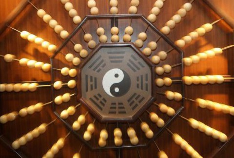 小叶紫檀对人的命理到底有影响吗？什么人适合带小叶紫檀？