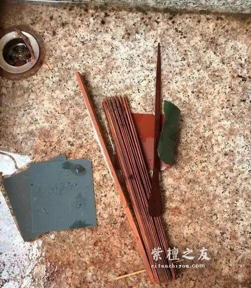手工大神教你如何用小叶紫檀做扇子！-2