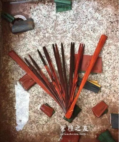 手工大神教你如何用小叶紫檀做扇子！-3