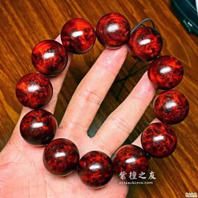 关于小叶紫檀瘤疤手串易裂的问题-3