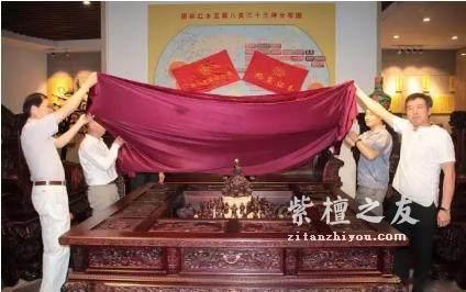 耗费78吨紫檀的作品，由32人花3年创作完成，价值不可估量！-2
