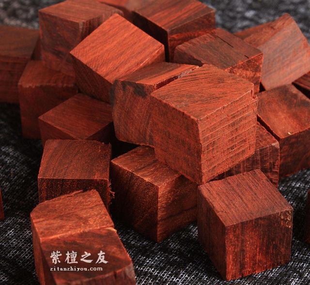 拆房老料？老师傅教你分辨谣言的真假！挑选好的小叶紫檀！-2