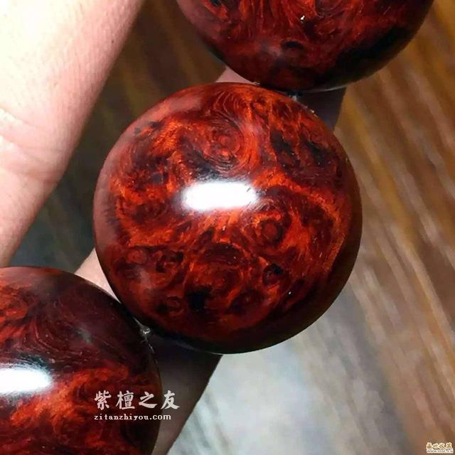 盘玩小叶紫檀就一个字！这就是它的精髓之处！-3