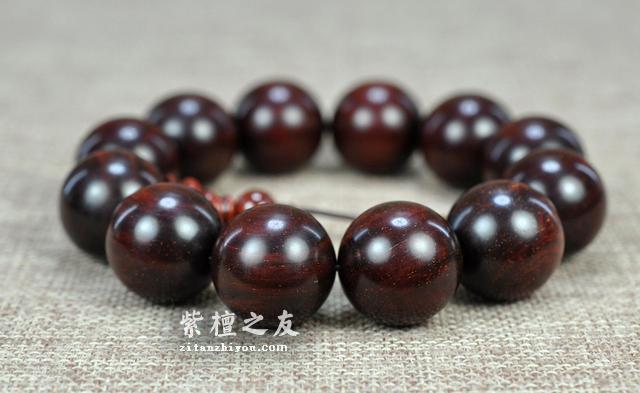 冬天要如何盘玩小叶紫檀？有什么办法防止小叶紫檀开裂？别错过！-2