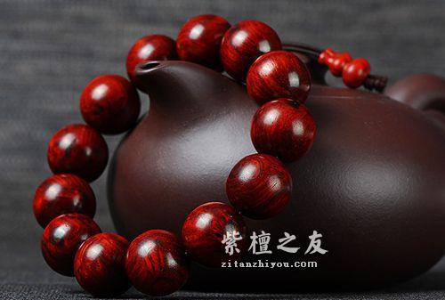 冬天要如何盘玩小叶紫檀？有什么办法防止小叶紫檀开裂？别错过！-5