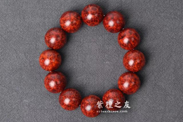 避开这“5不宜”，小叶紫檀不仅保养的好，还有收藏价值！-2