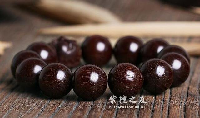 避开这4点！小叶紫檀盘出来油光发亮，不再发乌，可以盘出玻璃体-1