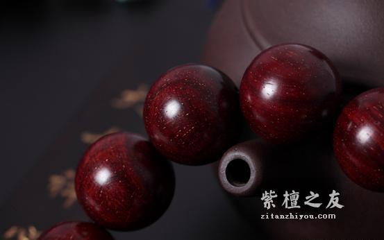 大家熟知小叶紫檀价格昂贵，保养护理是否也特别复杂？-3