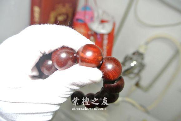 小叶紫檀手串冬季盘玩方法-3