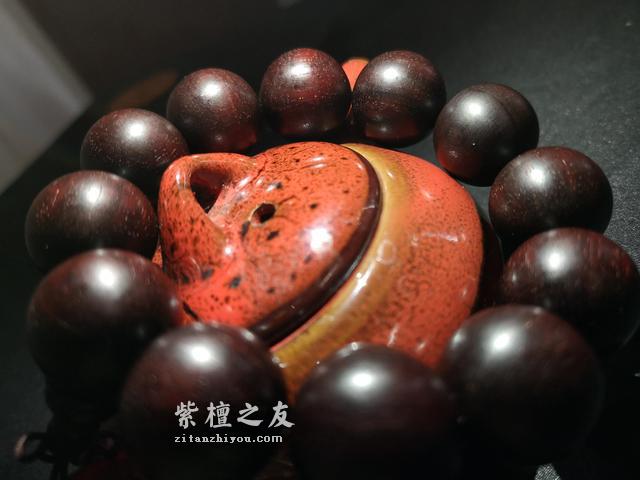 年轻人工作压力大？那就戴一串小叶紫檀吧！-2