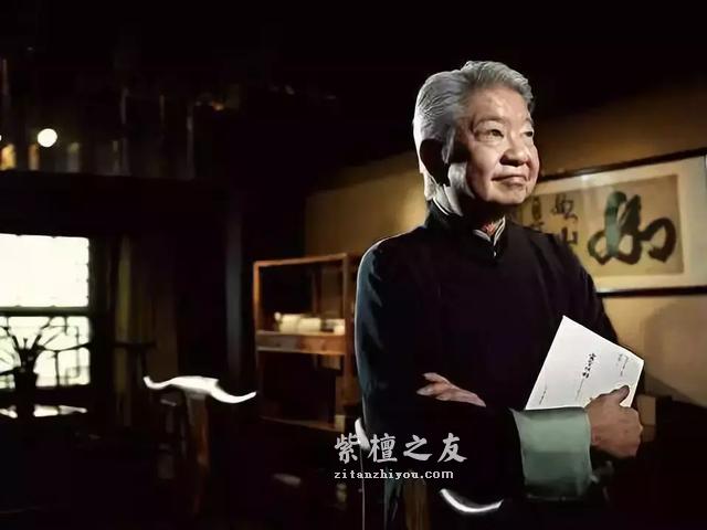 成龙收藏的小叶紫檀，到底值多少钱？专家估算上百亿……-9