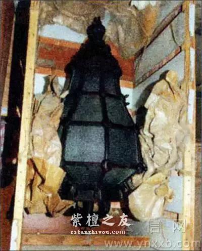 成龙收藏的小叶紫檀，到底值多少钱？专家估算上百亿……-26