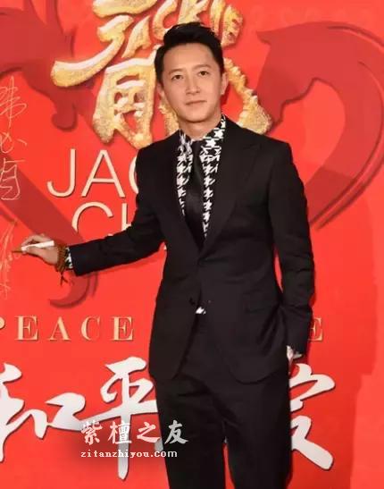 成龙收藏的小叶紫檀，到底值多少钱？专家估算上百亿……-30