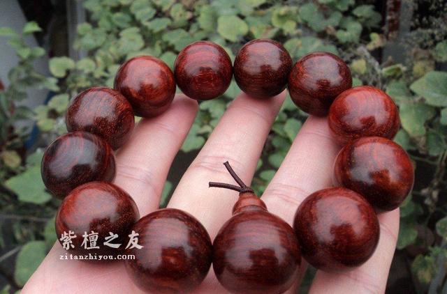如何保养新买来的小叶紫檀文玩？-2