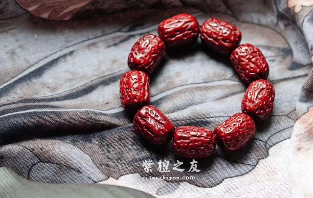 小叶紫檀手串，用心才能盘玩出“完美包浆”-2