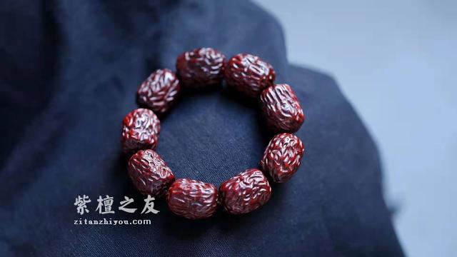 小叶紫檀越盘越乌怎么办?别怕!-1
