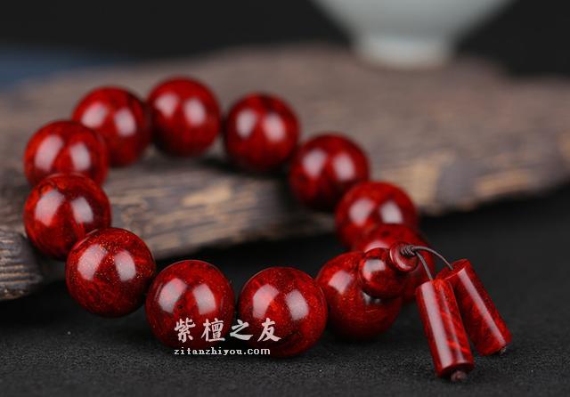 玩小叶紫檀，这些保养方法你都造吗？-1