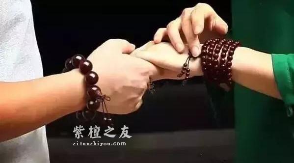 经常戴小叶紫檀的人都会有的五大变化，你中了几个！-4