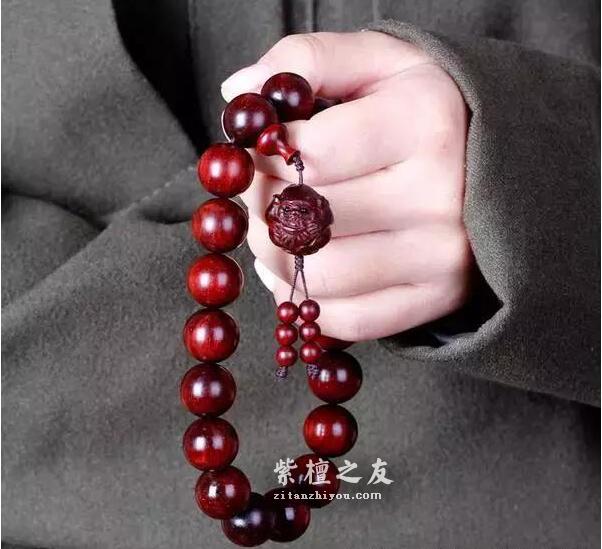 经常戴小叶紫檀的人都会有的五大变化，你中了几个！-1