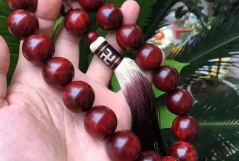 小叶紫檀里的小鲜肉、老腊肉，当然要区别对待！