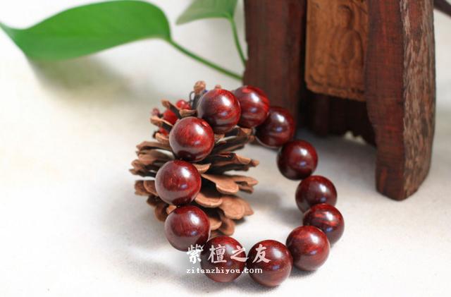 小叶紫檀应该如何正确的盘玩和保养？-2