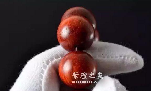 怎样才能避免小叶紫檀手串被盘玩成黑球球？-3