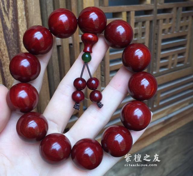小叶紫檀选红色还是黑色的好？-1