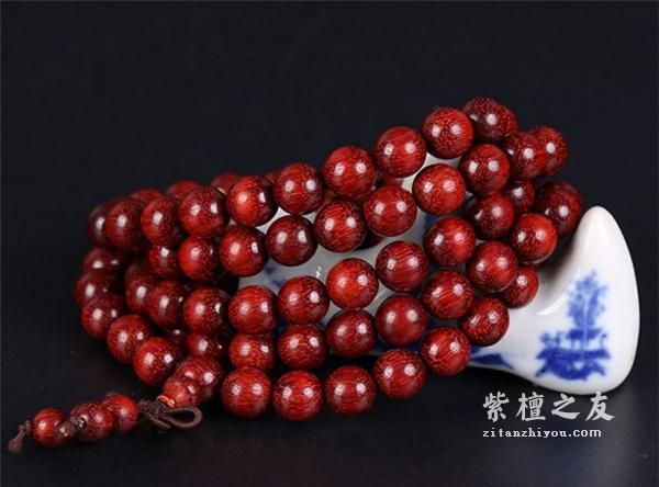 小叶紫檀如何辨别好坏？如何挑选紫檀手串-2